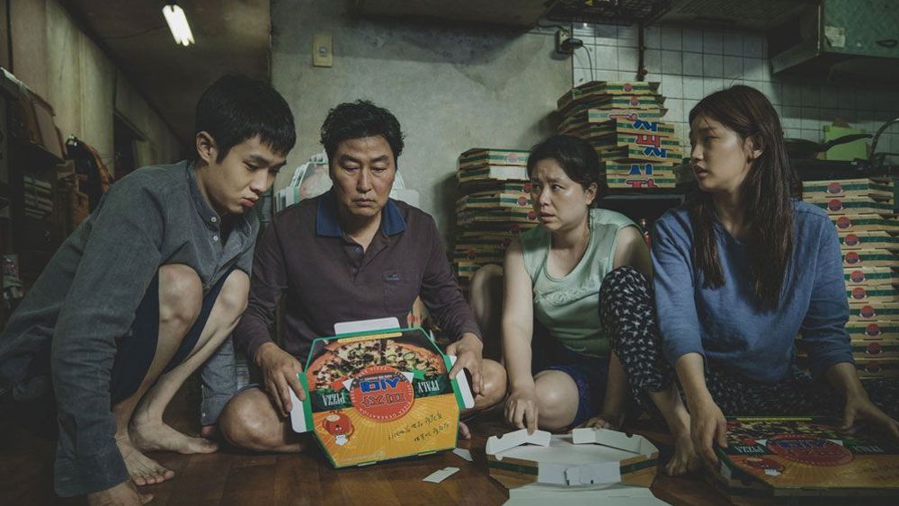 parasite-movie-folding-boxes-scene